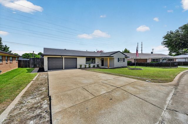 154 Hallmark Drive W, Fort Worth, TX 76134