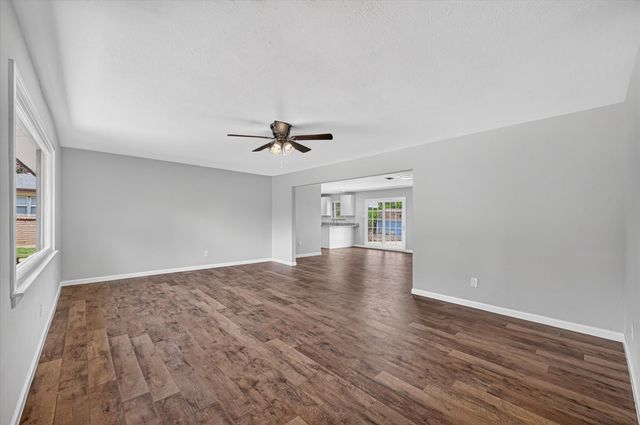154 Hallmark Drive W, Fort Worth, TX 76134
