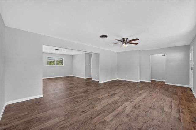 154 Hallmark Drive W, Fort Worth, TX 76134