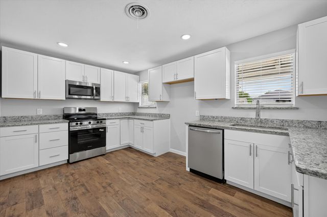 154 Hallmark Drive W, Fort Worth, TX 76134