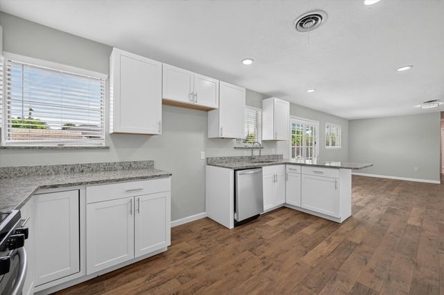 154 Hallmark Drive W, Fort Worth, TX 76134