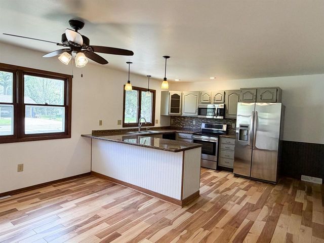 1214 Hillcrest Road, Black Earth, WI 53515