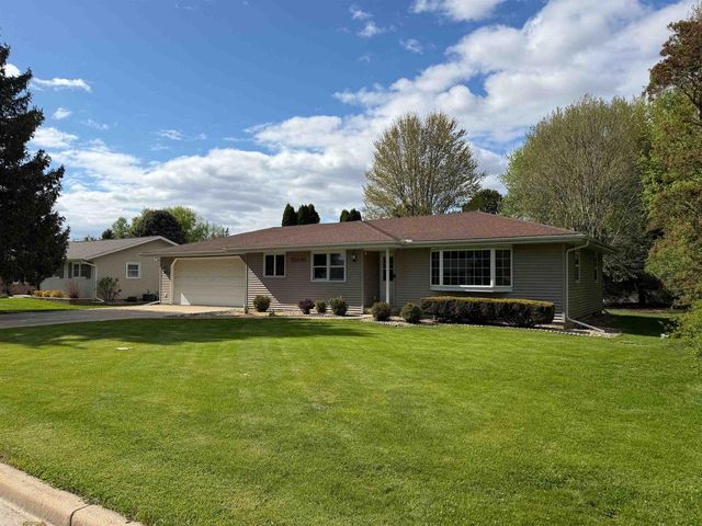1214 Hillcrest Road, Black Earth, WI 53515