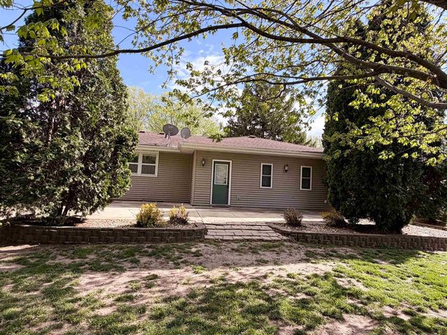1214 Hillcrest Road, Black Earth, WI 53515