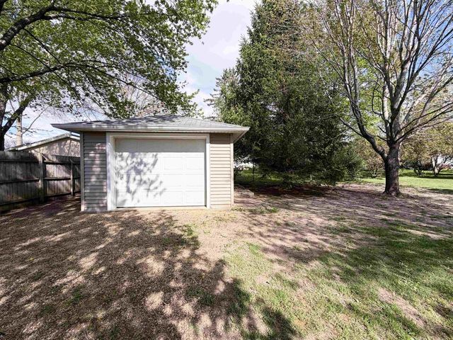 1214 Hillcrest Road, Black Earth, WI 53515