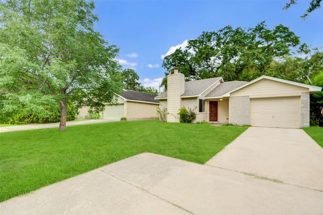 13106 Townwood Drive, Houston, TX 77045