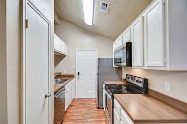 13106 Townwood Drive, Houston, TX 77045