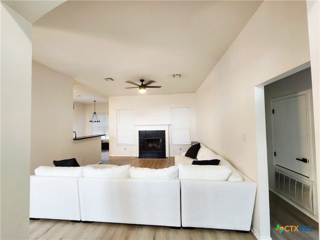 1212 Neuberry Cliffe, Temple, TX 76502