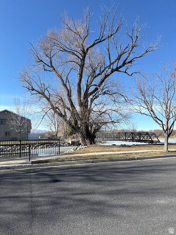 1556 TALON DR, Logan, UT 84321