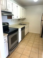 90 Kane Street APT C3, West Hartford, CT 06119