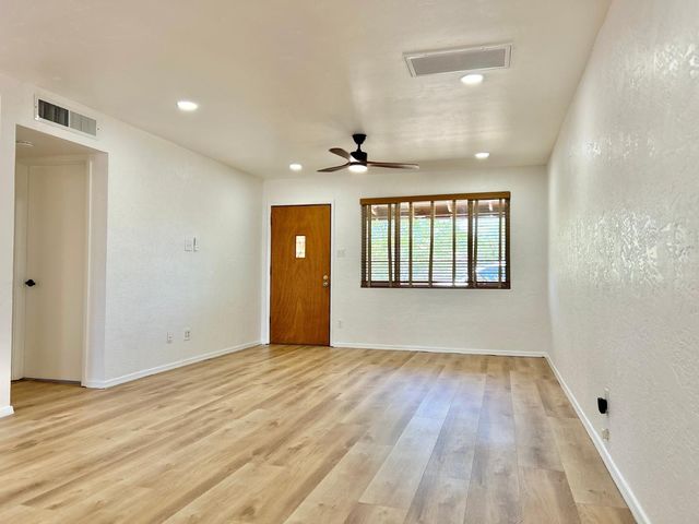 6607 E Sheridan Street, Scottsdale, AZ 85257