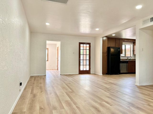 6607 E Sheridan Street, Scottsdale, AZ 85257