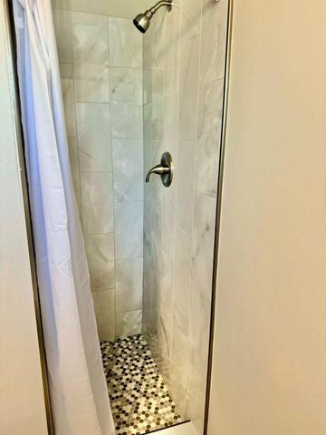 6607 E Sheridan Street, Scottsdale, AZ 85257
