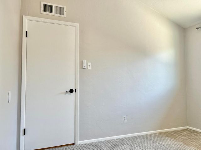 6607 E Sheridan Street, Scottsdale, AZ 85257