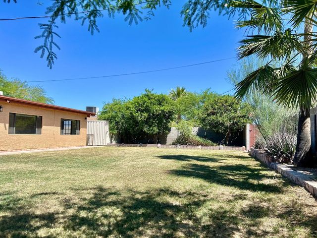 6607 E Sheridan Street, Scottsdale, AZ 85257