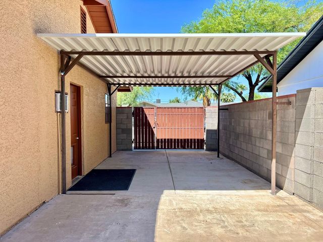 6607 E Sheridan Street, Scottsdale, AZ 85257