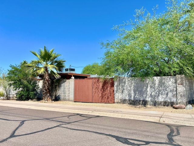 6607 E Sheridan Street, Scottsdale, AZ 85257