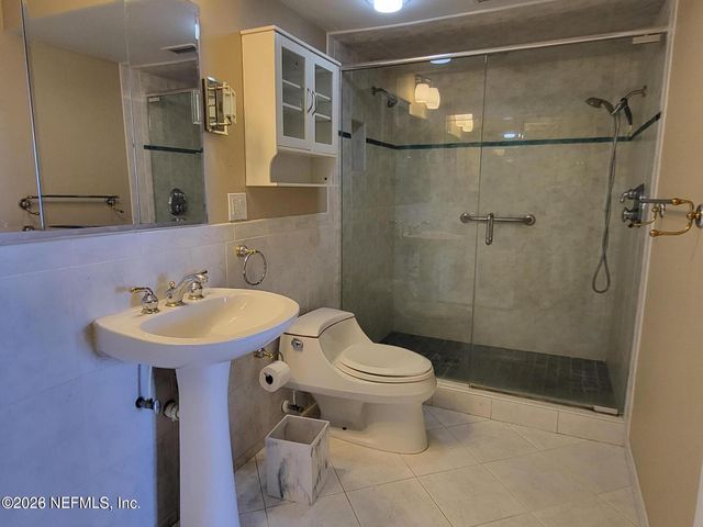 1901 N 1ST Street 203, Jacksonville Beach, FL 32250