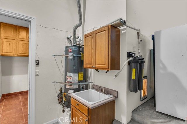 10234 Clover Drive, Oak Hills, CA 92344