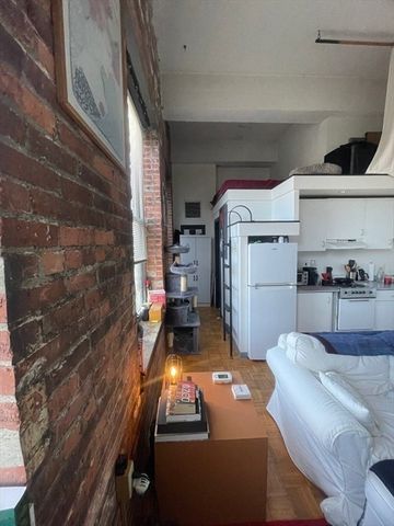 61 Brookline Avenue 301, Boston, MA 02215