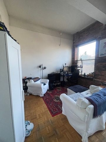 61 Brookline Avenue 301, Boston, MA 02215