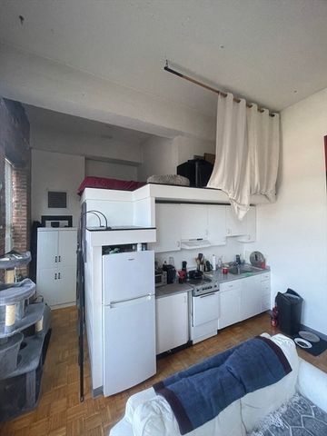 61 Brookline Avenue 301, Boston, MA 02215