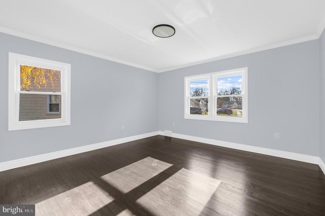 17 RANCHWOOD DR, Ewing, NJ 08618