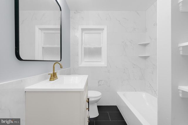 17 RANCHWOOD DR, Ewing, NJ 08618