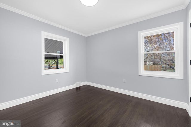 17 RANCHWOOD DR, Ewing, NJ 08618