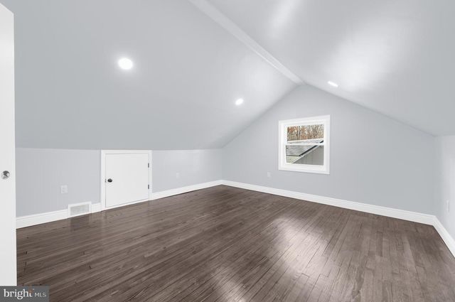 17 RANCHWOOD DR, Ewing, NJ 08618