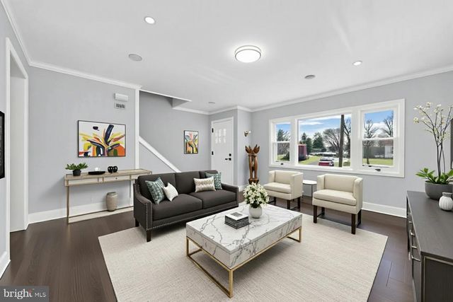 17 RANCHWOOD DR, Ewing, NJ 08618