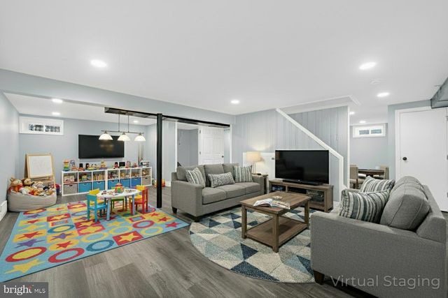 17 RANCHWOOD DR, Ewing, NJ 08618