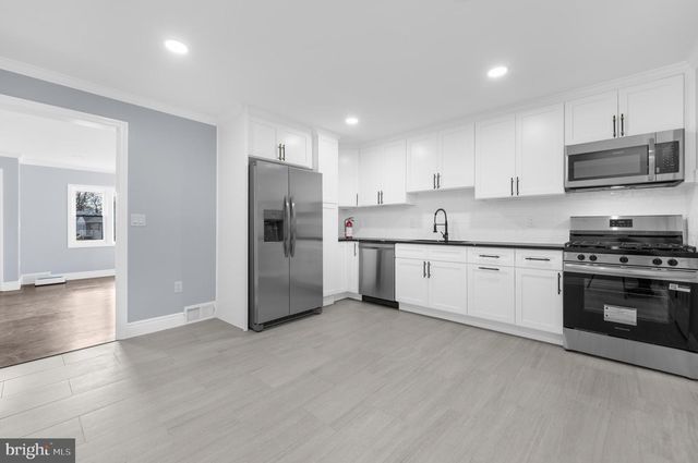 17 RANCHWOOD DR, Ewing, NJ 08618