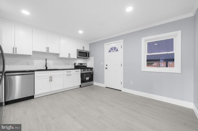 17 RANCHWOOD DR, Ewing, NJ 08618