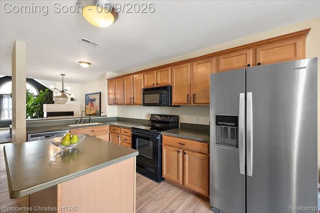 1466 Ashford Court, Troy, MI 48084