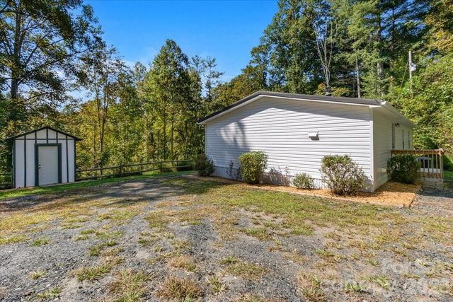1050 Wyatt Town Road, Burnsville, NC 28714