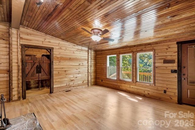 1050 Wyatt Town Road, Burnsville, NC 28714