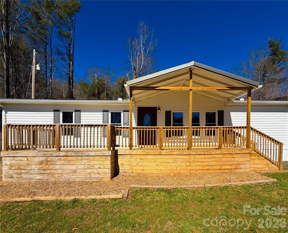 1050 Wyatt Town Road, Burnsville, NC 28714
