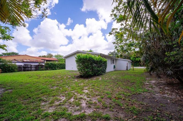 11600 NE 6th Avenue, Biscayne Park, FL 33161