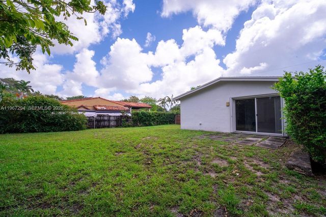 11600 NE 6th Avenue, Biscayne Park, FL 33161