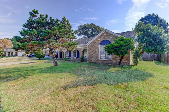 2360 CARDIGAN DR, Memphis, TN 38119