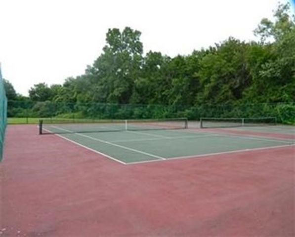 36 Greentree Ln 23, Weymouth, MA 02190