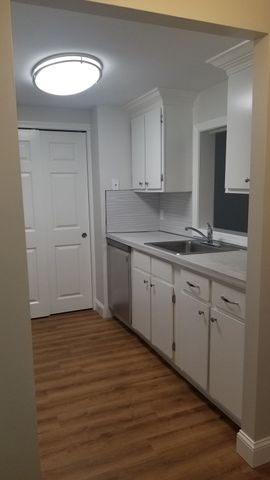 36 Greentree Ln 23, Weymouth, MA 02190
