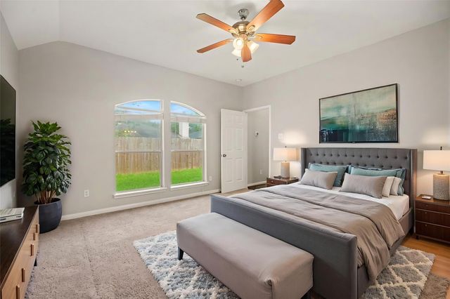 5139 Chase Park Circle, Bacliff, TX 77518