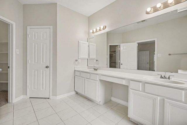 5139 Chase Park Circle, Bacliff, TX 77518