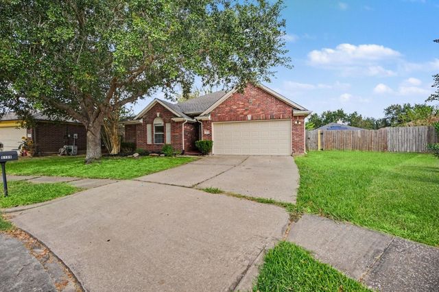 5139 Chase Park Circle, Bacliff, TX 77518