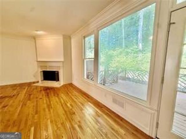 14 Carrington Way, Sandy Springs, GA 30328