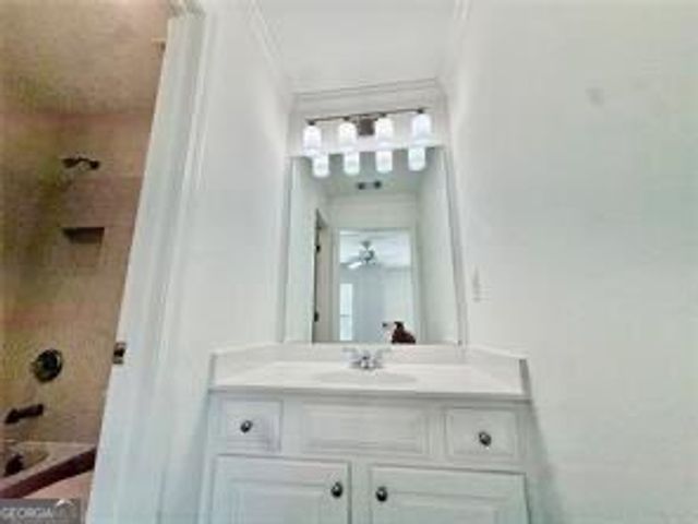 14 Carrington Way, Sandy Springs, GA 30328