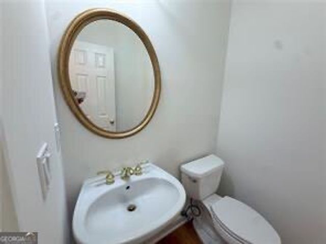 14 Carrington Way, Sandy Springs, GA 30328