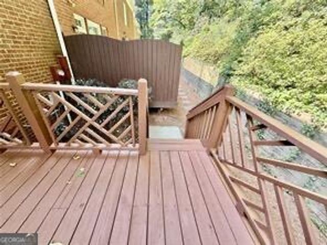14 Carrington Way, Sandy Springs, GA 30328